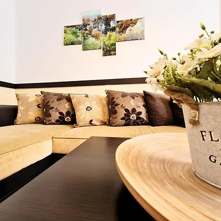 Frühstückspension Kert Panzió 3*