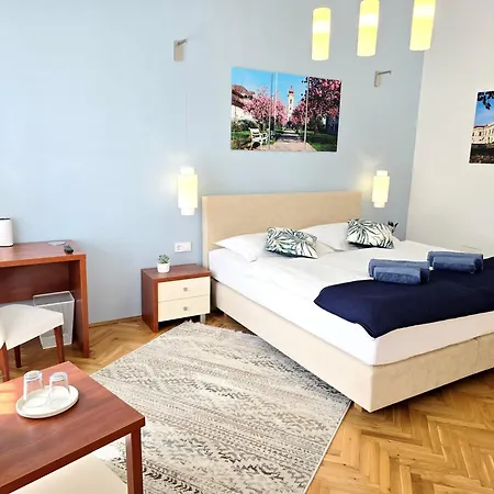 Kert Panzio Отель типа 