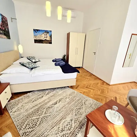 Kert Panzio Отель типа 