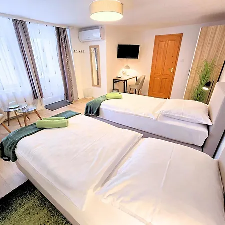 Kert Panzio Отель типа 